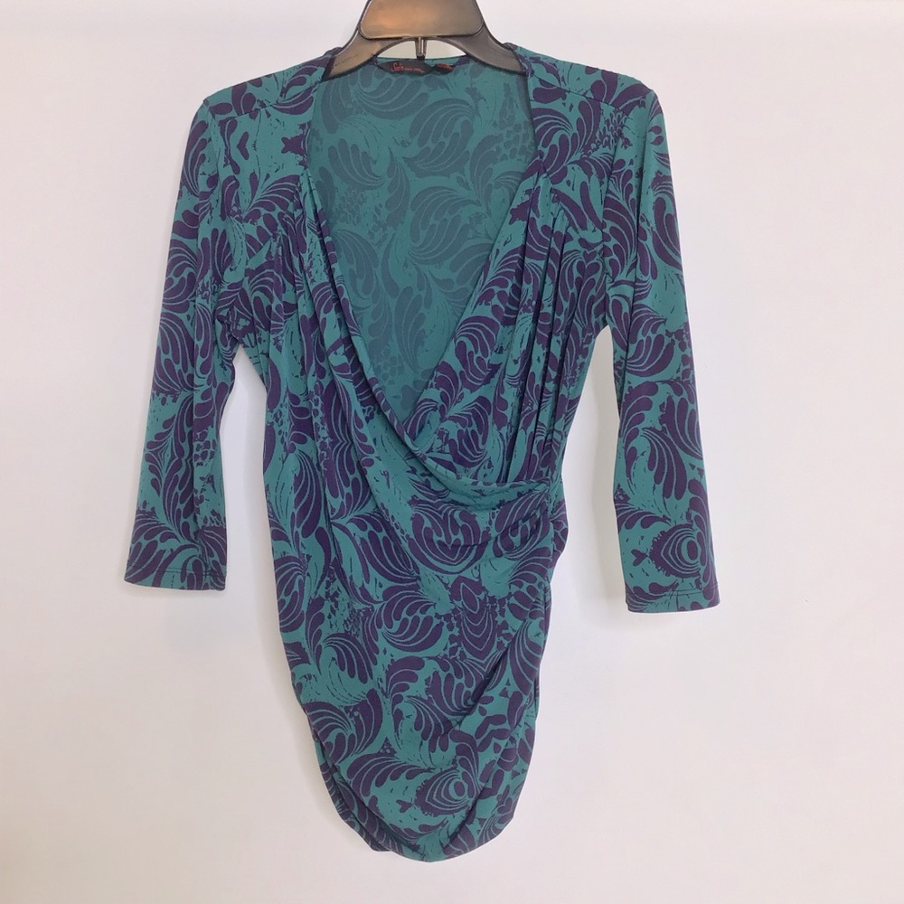 Sophia Vergara Wrap look Blouse